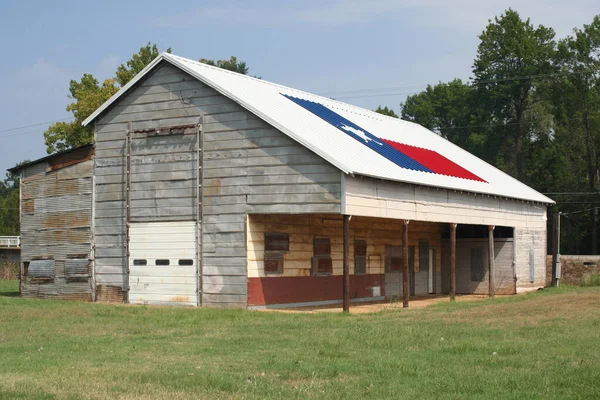 Grange Rustique Dans Est Rural Texas Drapeau Sur Toit — Photo