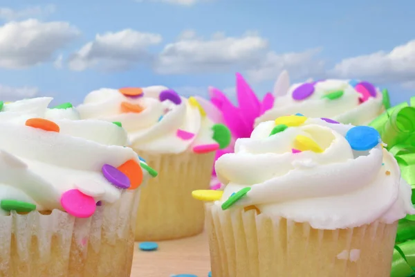 Cupcakes Flower Beads Ribbon Wooden Table — Stockfoto