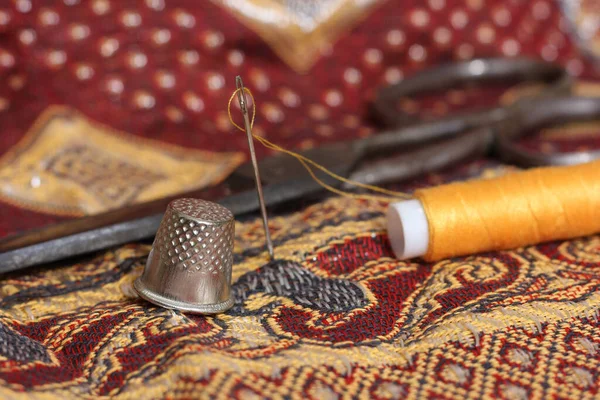 Bobine Fil Coudre Sur Tissu Vintage Moyen Orient — Photo