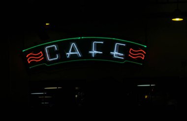 Küçük Şehir Restoranında Vintage Style Neon Cafe Tabelası