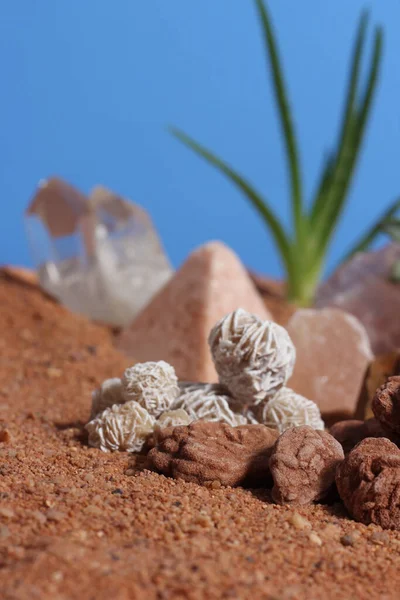Desert Rose Rocks Quartz Crystals Australian Red Sand Meditation Altar — стокове фото