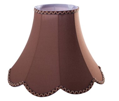 Beyaz arka planda, klasik galeri çanı şekilli ince kahverengi abajur yakın çekim izole edilmiş.