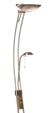 Beyaz arkaplanda izole edilmiş, gölgesi ve küçük okuma ışığı olan altın ışıklı meşale zemin lambası.