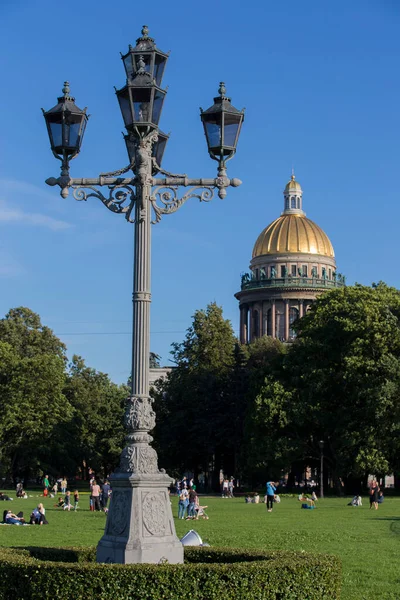 Saint Petersburg Russland 2021 Klassisches Kerzenlicht Mit Fünf Lampen Menschen — Stockfoto