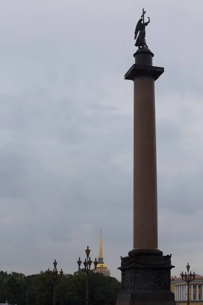 Sankt Petersburg Russland 2021 Alexandersäule Mit Darstellung Und Skulptur Eines — Stockfoto