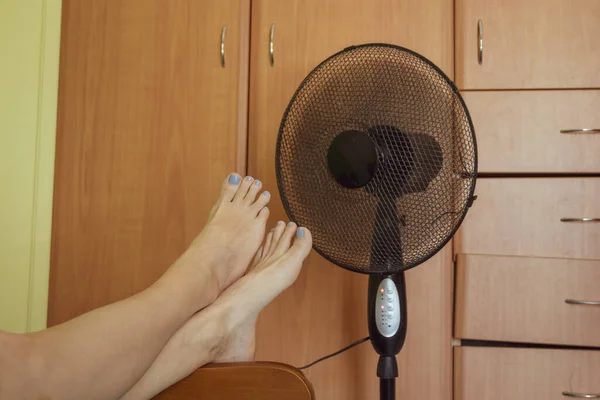 Photo Shows Woman Feet Painted Nails Front Fan Cooling Them — Stock Fotó