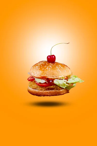 Соковитий Мексиканський Літаючий Бургер Гамбургер Або Чізбургер Однією Куркою Соусом — стокове фото