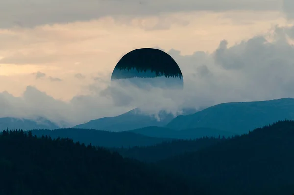 Abstraktní Nebe Geometrické Pozadí Polygony Hory Mraky Polygonální Oblačné Krajiny — Stock fotografie