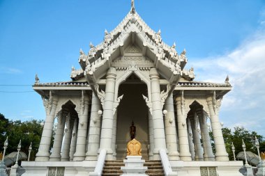 Wat Kaew Korawaran 'ın güzel mimari tasarımı Krabi, Tayland' da