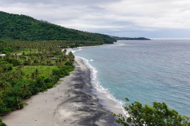 Gün boyunca Kuzey Lombok 'taki Setangi Sahili' nin güzel manzarası.