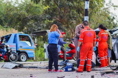 Chiang Mai Thai 1 Ocak 2021 kaza, bir pikap kamyona çarptı ve kontrolünü kaybetti. Yangın bir elektrik direğine çarptı ve hasar gördü. Bu kazada yaralananlar oldu..