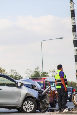 Chiang Mai Thai 1 Ocak 2021 kaza, bir pikap kamyona çarptı ve kontrolünü kaybetti. Yangın bir elektrik direğine çarptı ve hasar gördü. Bu kazada yaralananlar oldu..