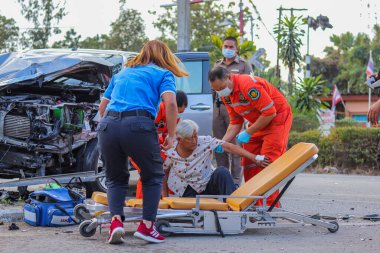 Chiang Mai Thai 1 Ocak 2021 kaza, bir pikap kamyona çarptı ve kontrolünü kaybetti. Yangın bir elektrik direğine çarptı ve hasar gördü. Bu kazada yaralananlar oldu..