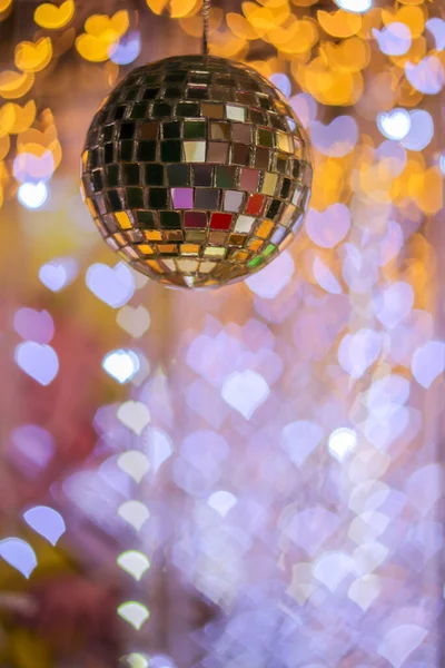 Yeni yılı kutlamak için Noel ışıkları tarafından oluşturulan bulanık bokeh arka plan. Güzel Noel ışıkları arka planı ve arka planı her tasarım ya da Noel tebrik kartı için kullanılabilir..