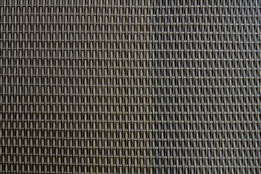 Bölümler güzel bir şekilde birleştirilmiş bambudan yapılır ve kahverengi renk göze hoş gelir çünkü bambu ve bambu bölümlerinin doğal bir rengidir ve tatil beldelerinde de çok popülerdir..