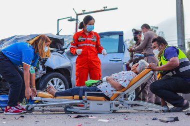 Chiang Mai Thai 1 Ocak 2021 kaza, bir pikap kamyona çarptı ve kontrolünü kaybetti. Yangın bir elektrik direğine çarptı ve hasar gördü. Bu kazada yaralananlar oldu..