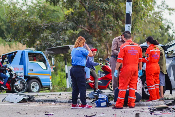 Chiang Mai Thai 1 Ocak 2021 kaza, bir pikap kamyona çarptı ve kontrolünü kaybetti. Yangın bir elektrik direğine çarptı ve hasar gördü. Bu kazada yaralananlar oldu..