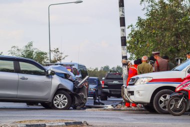 Chiang Mai Thai 1 Ocak 2021 kaza, bir pikap kamyona çarptı ve kontrolünü kaybetti. Yangın bir elektrik direğine çarptı ve hasar gördü. Bu kazada yaralananlar oldu..
