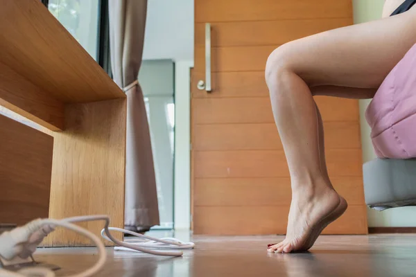 Young Woman Put Her Feet Floor Waking Morning Her Bedroom — Fotografia de Stock