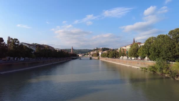 Panorama Van Verona Adige Die Het Oversteekt Genomen Vanaf Brug — Stockvideo