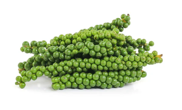 Verse Groene Peperkorrels Geïsoleerd Witte Achtergrond Verse Thaise Chili Peper — Stockfoto