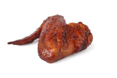 Kızarmış tavuk kanadı kesme yolu olan beyaz arkaplanda izole edilmiş..