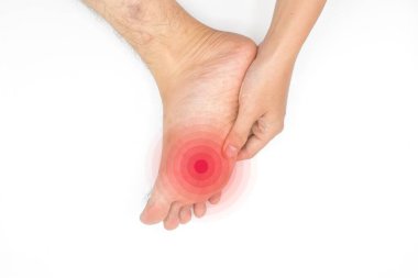 Asyalı bir delikanlının ayak tırnağı delinmesi ve selülit konsepti. Duyusal nöropati sorunları. Ayak sinirleri problemleri. Plantar fasiiti..