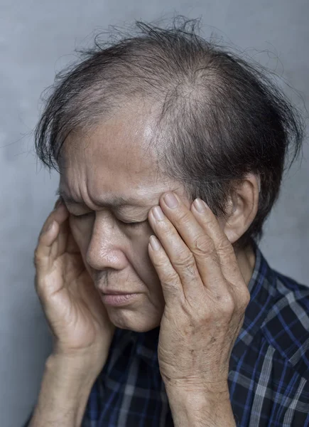 Asian Elder Man Massaging His Temple Concept Eye Pain Strain — Foto de Stock