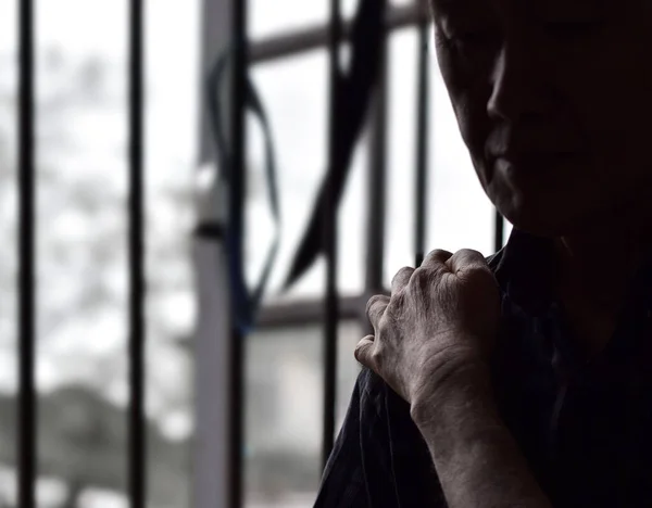 Частичный Силуэт Изображения Боли Плечевом Суставе Пожилого Человека Юго Восточной — стоковое фото