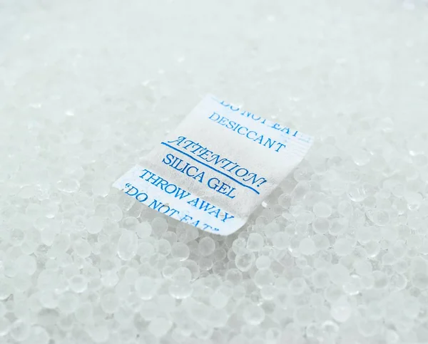 Sachet New Silica Gel Crystals Desiccant Adsorbs Holds Water Vapor — Foto de Stock