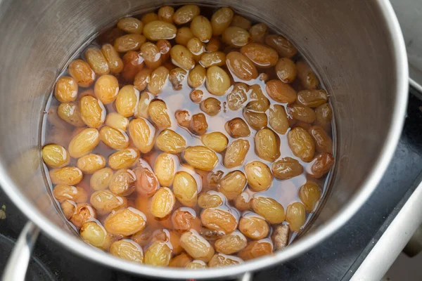 Uvas Hirviendo Una Olla Con Azúcar Como Parte Del Proceso —  Fotos de Stock