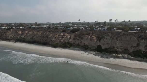 Видеозапись Беспилотника Карлсбада Калифорния Берегу Океана Высококачественные Кадры — стоковое видео