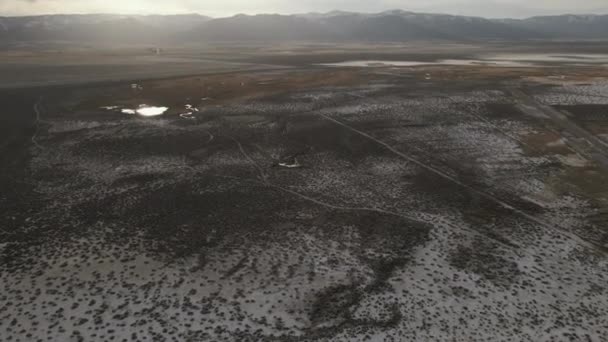 沙漠上的天然火山热温泉 高质量的4K镜头 — 图库视频影像