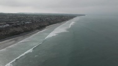 Carlsbad California 'nın insansız hava aracı görüntüsü 4K. Yüksek kalite 4k görüntü