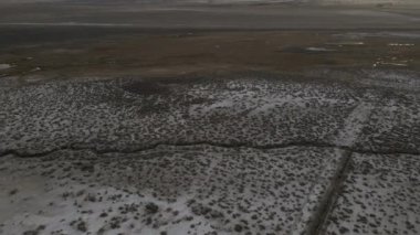 Çölde doğal volkanik kaplıcalar. Yüksek kalite 4k görüntü