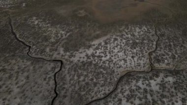 Çölde doğal volkanik kaplıcalar. Yüksek kalite 4k görüntü