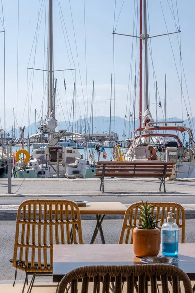 Atenas Grecia Septiembre 2021 Sanitizer Table View Yacht Harbor Café — Foto de Stock