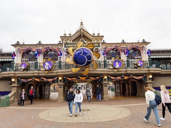 Parigi Francia 2022 Porta Ingresso Disneyland Paris Con Tempo Nuvoloso — Foto Stock