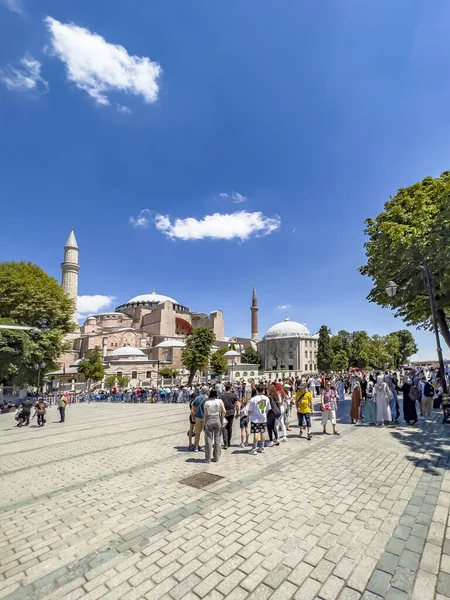 Istanbul Turkey July 2022 International Tourist Crowds Standing Queue Visit — Stockfoto