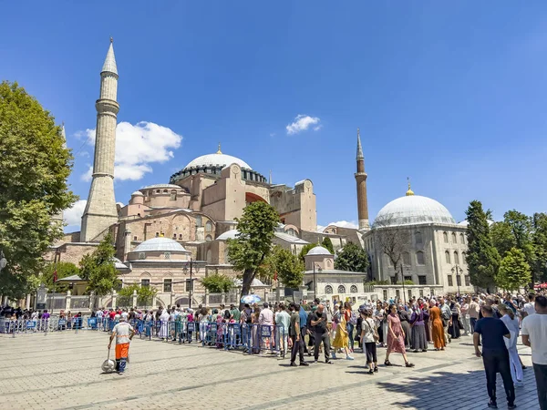 Istanbul Turkey July 2022 International Tourist Crowds Standing Queue Visit — Stockfoto