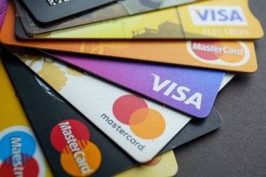 Kredi ve banka kartları. MasterCard, Visa, Maestro