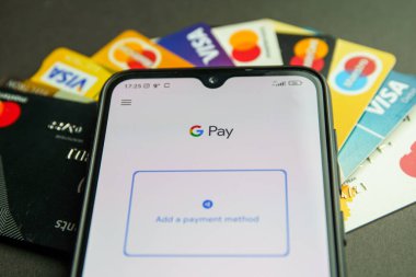 Akıllı telefondan Google Pay veya Gpay uygulaması. Google Pay, Google tarafından geliştirilen dijital cüzdan platformu ve çevrimiçi ödeme sistemidir.