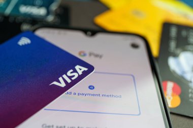 Akıllı telefondan Google Pay veya Gpay uygulaması. Google Pay, Google tarafından geliştirilen dijital cüzdan platformu ve çevrimiçi ödeme sistemidir.
