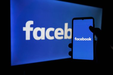 Facebook şirketin adını Meta olarak değiştirir. Meta bir sosyal teknoloji şirketi.