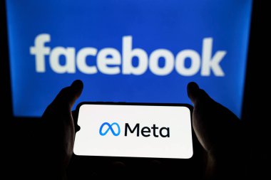Facebook şirketin adını Meta olarak değiştirir. Meta bir sosyal teknoloji şirketi.