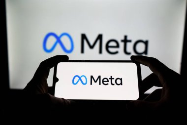 Facebook şirketin adını Meta olarak değiştirir. Meta bir sosyal teknoloji şirketi.