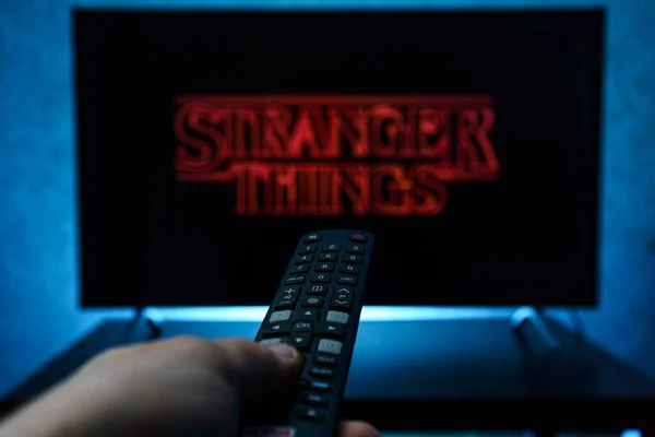Stranger Things Fernsehen Sehen Stranger Things Ist Eine Amerikanische Science — Stockfoto