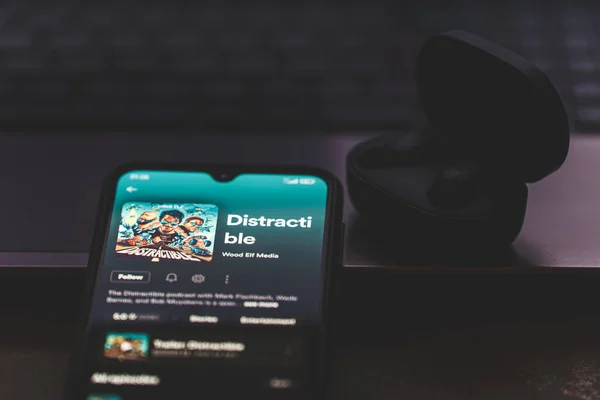 Distractible Podcast Spotify Mark Fischbach Wade Barnes Bob Muyskens Space — Stock Photo, Image