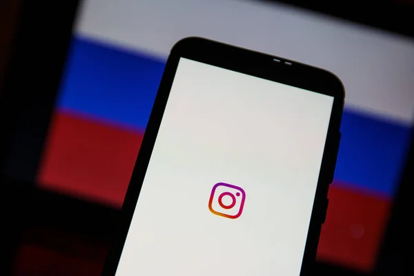 Aplicación Instagram Teléfono Inteligente Fondo Bandera Rusa Rusia Prohibir Instagram — Foto de Stock