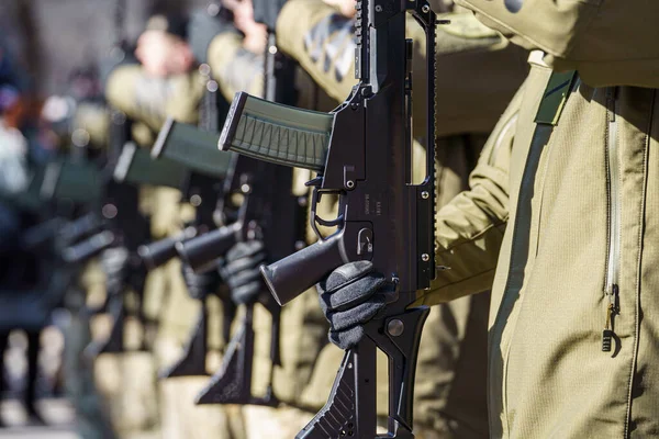 Lithuanian Nato Soldier Holds Guns Russia War Ukraine — Stock Photo, Image